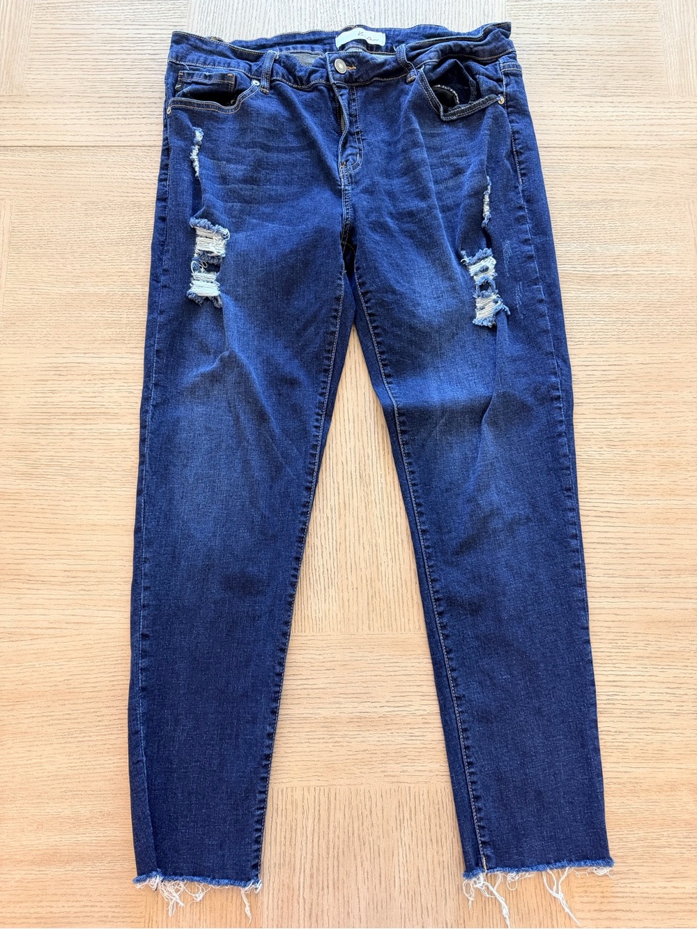 Kancan Distressed Skinny Jeans – Size 1X